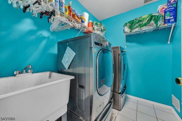 505 Well Sweep Rd, Readington Twp., NJ 08889