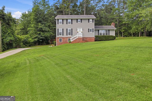 18 Foxdale Circle, Toccoa, GA 30577