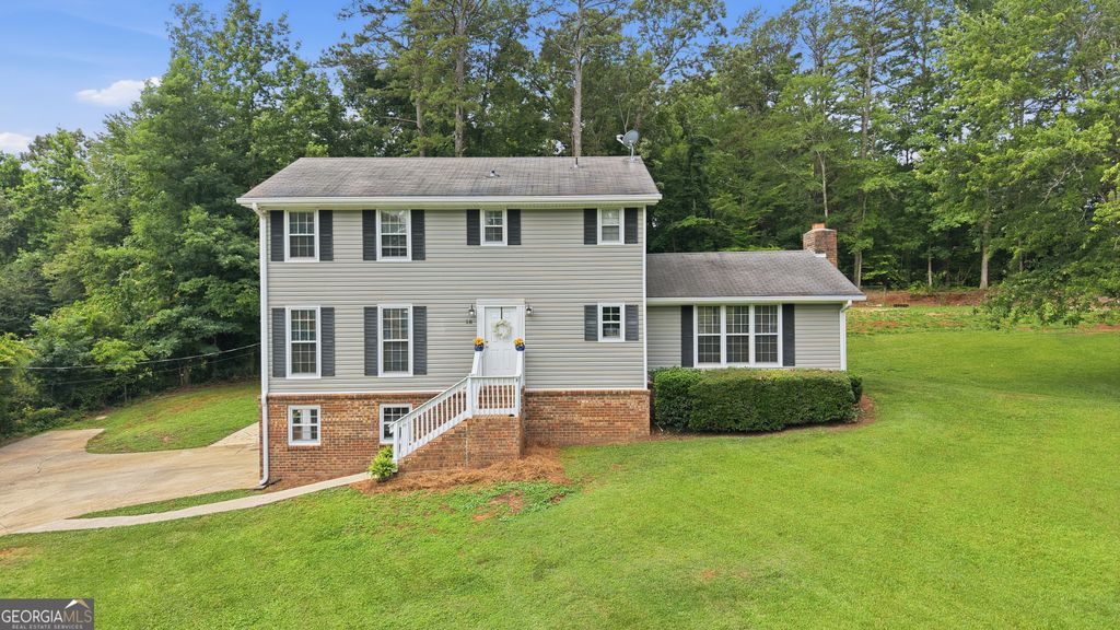 18 Foxdale Circle, Toccoa, GA 30577