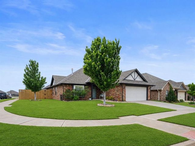 18601 Maidstone Lane, Edmond, OK 73012