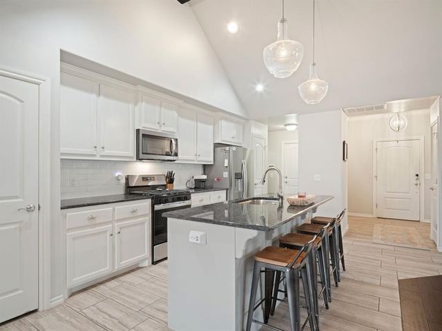 18601 Maidstone Lane, Edmond, OK 73012
