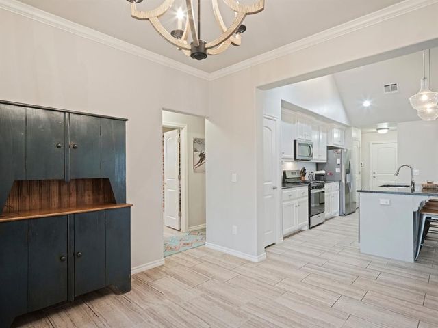 18601 Maidstone Lane, Edmond, OK 73012