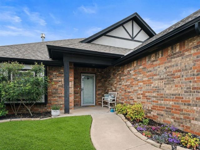 18601 Maidstone Lane, Edmond, OK 73012