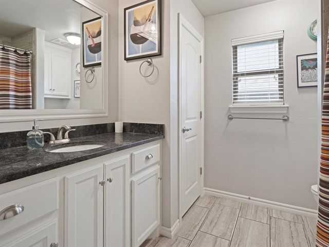 18601 Maidstone Lane, Edmond, OK 73012