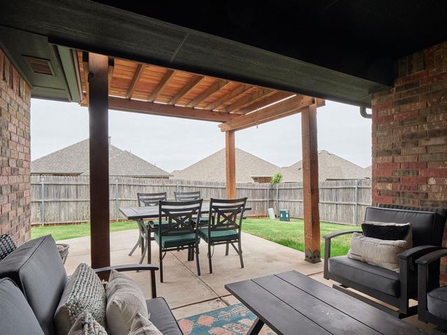 18601 Maidstone Lane, Edmond, OK 73012
