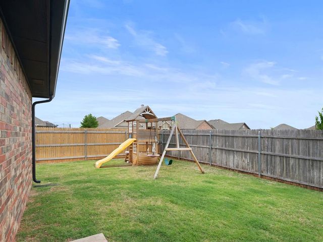 18601 Maidstone Lane, Edmond, OK 73012