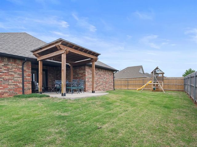 18601 Maidstone Lane, Edmond, OK 73012