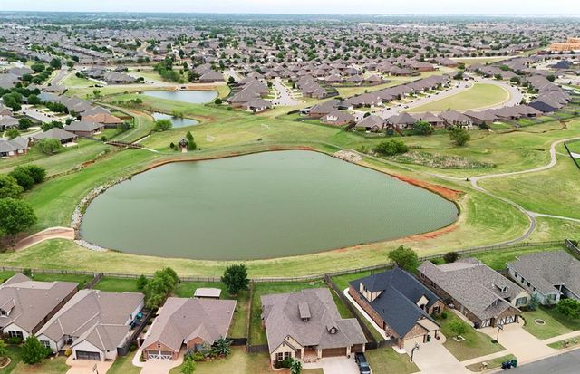 18601 Maidstone Lane, Edmond, OK 73012