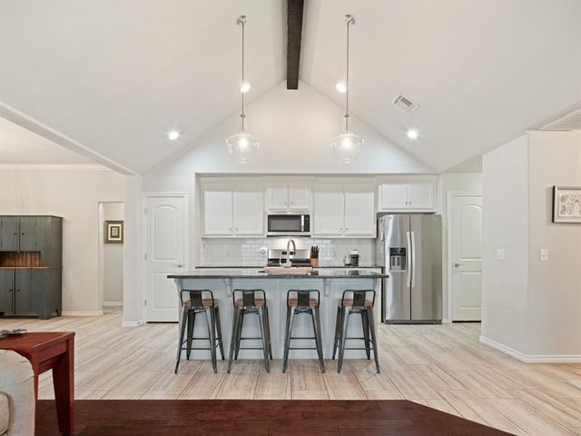 18601 Maidstone Lane, Edmond, OK 73012