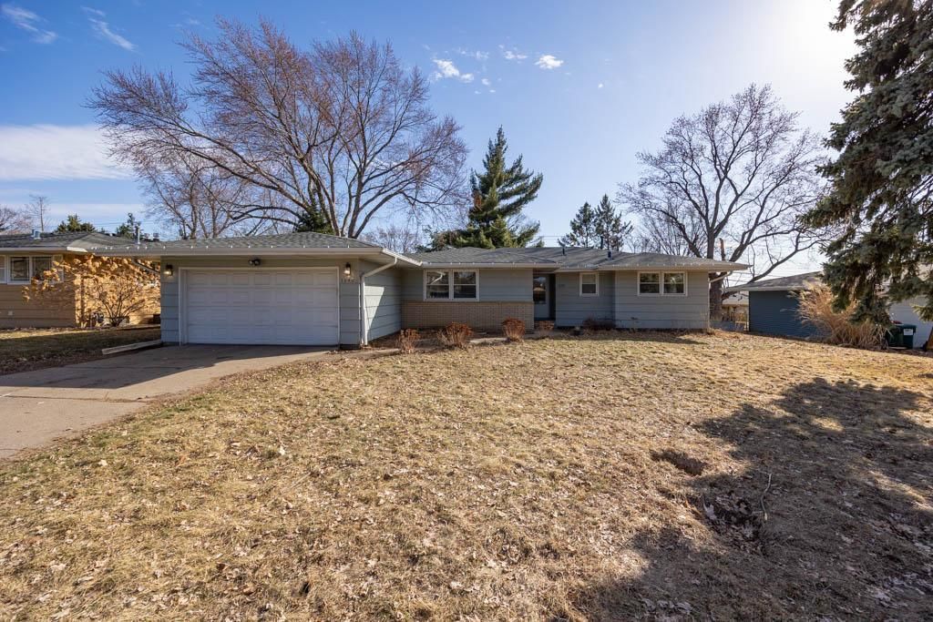 1040 Lincoln Terrace, Columbia Heights, MN 55421