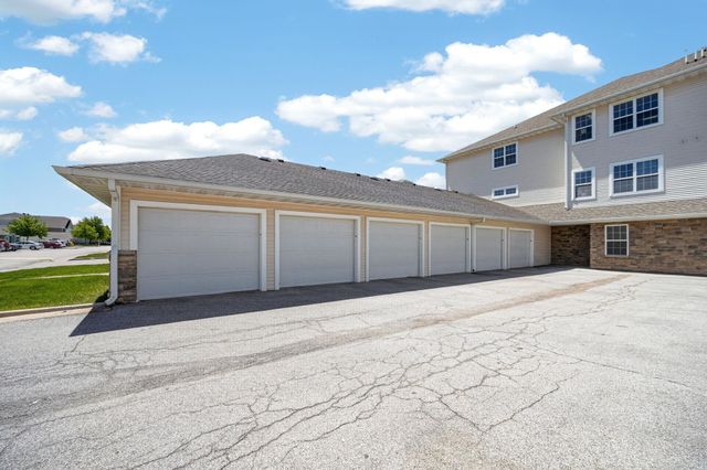 1329 SE University Avenue 106, Waukee, IA 50263