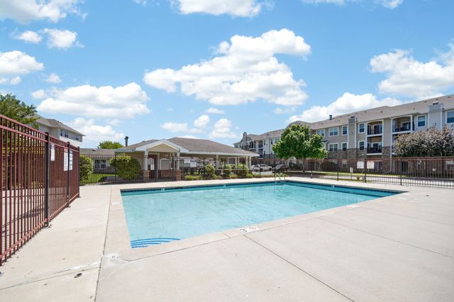 1329 SE University Avenue 106, Waukee, IA 50263