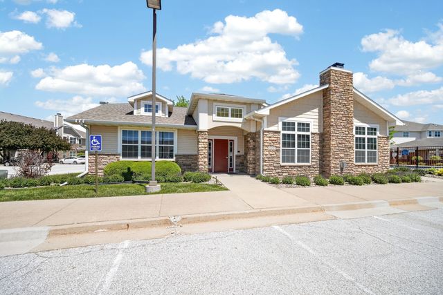 1329 SE University Avenue 106, Waukee, IA 50263