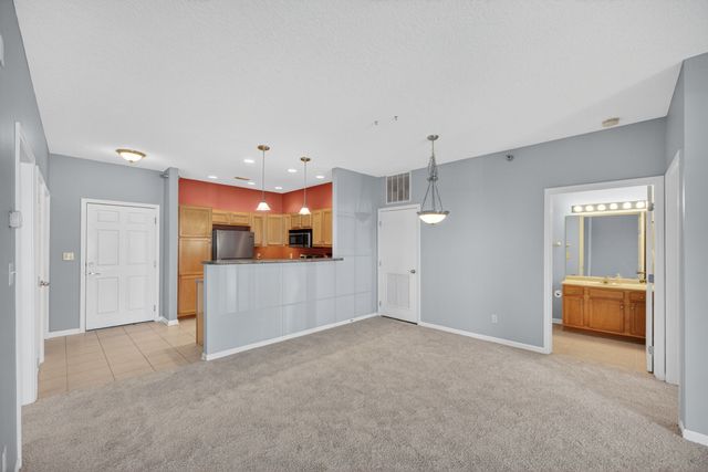1329 SE University Avenue 106, Waukee, IA 50263