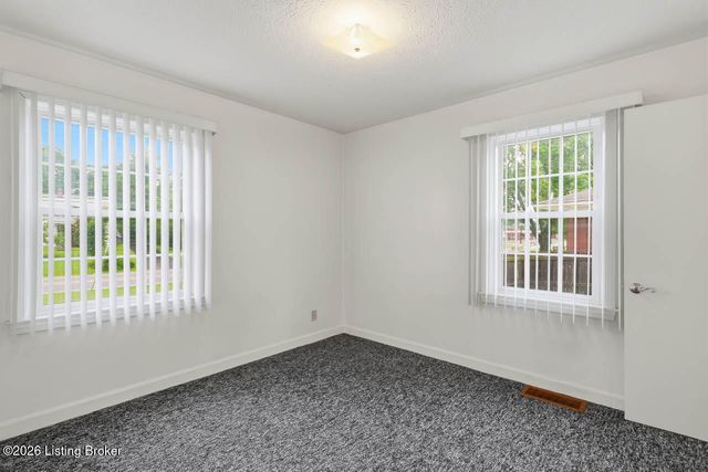1603 Iroquois Pkwy, Louisville, KY 40214