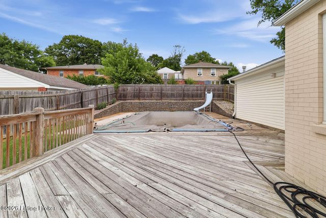 1603 Iroquois Pkwy, Louisville, KY 40214