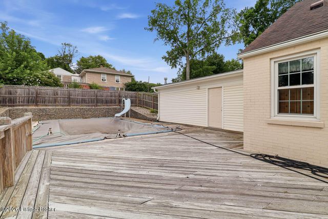 1603 Iroquois Pkwy, Louisville, KY 40214