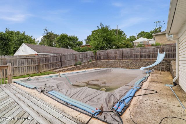 1603 Iroquois Pkwy, Louisville, KY 40214