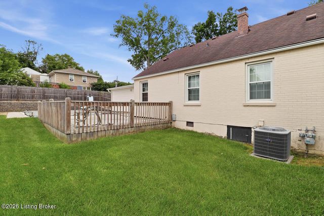 1603 Iroquois Pkwy, Louisville, KY 40214