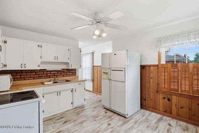 1603 Iroquois Pkwy, Louisville, KY 40214
