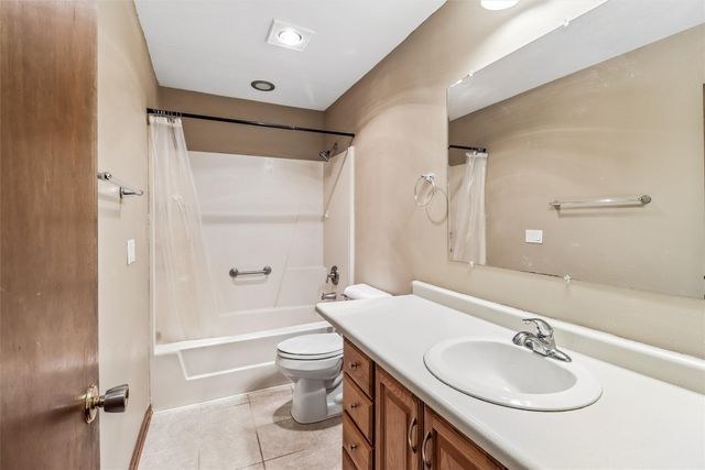 3610 Melanie Drive, Urbandale, IA 50322