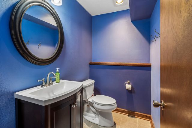 3610 Melanie Drive, Urbandale, IA 50322