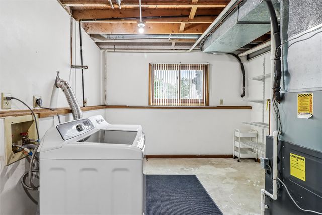 3610 Melanie Drive, Urbandale, IA 50322
