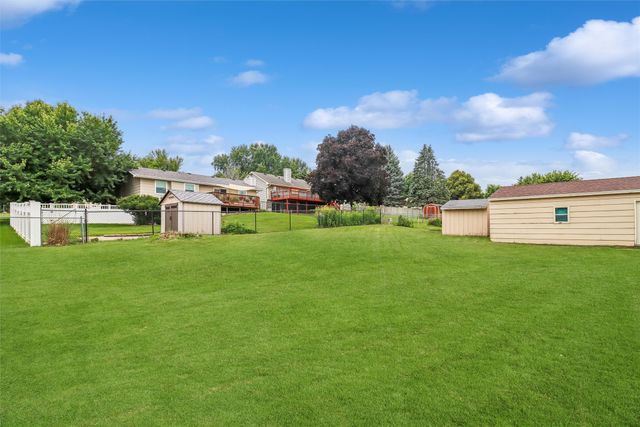3610 Melanie Drive, Urbandale, IA 50322