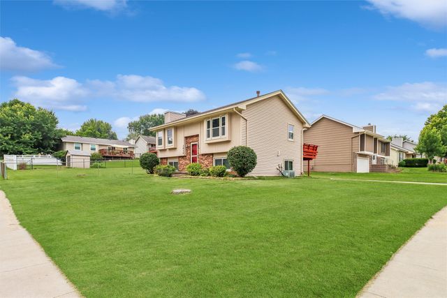 3610 Melanie Drive, Urbandale, IA 50322