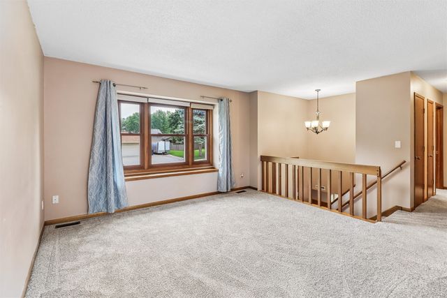 3610 Melanie Drive, Urbandale, IA 50322