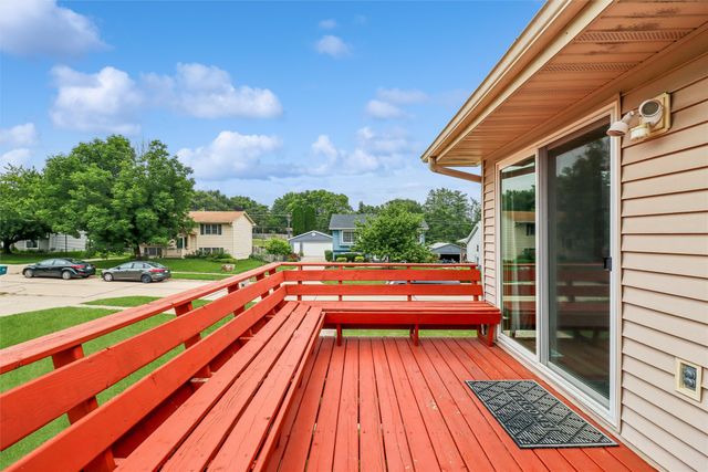 3610 Melanie Drive, Urbandale, IA 50322