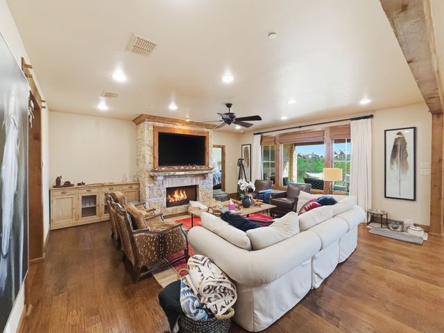 1693 Scenic Drive 102, Possum Kingdom Lake, TX 76449