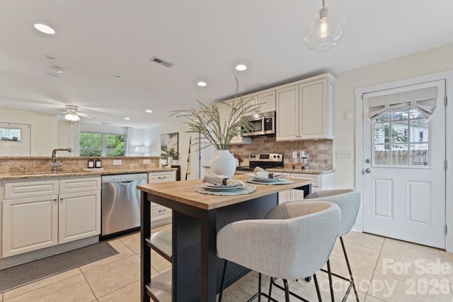 1521 Winston Drive, Charlotte, NC 28205