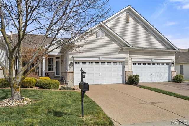 2073 Hawks Landing Drive C, Lake St Louis, MO 63367