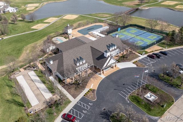 2073 Hawks Landing Drive C, Lake St Louis, MO 63367