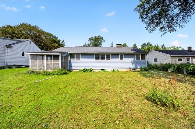 14 Pickwick Rd, Dewitt, NY 13214