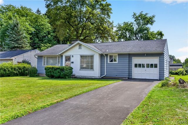 14 Pickwick Rd, Dewitt, NY 13214