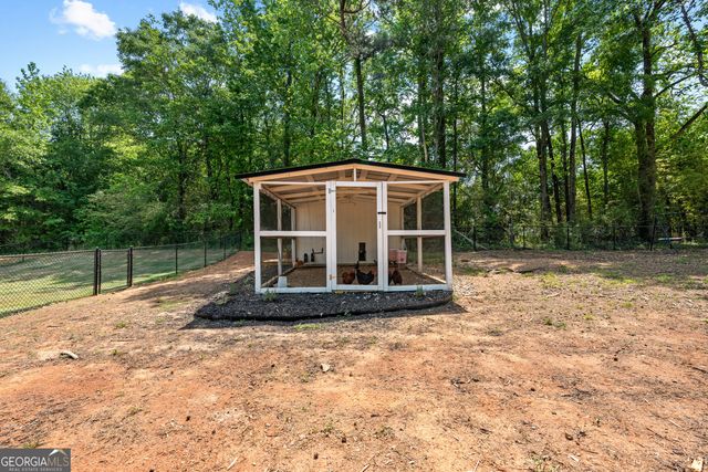 425 Dean Road, Barnesville, GA 30204