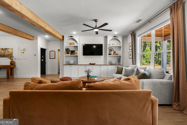 425 Dean Road, Barnesville, GA 30204