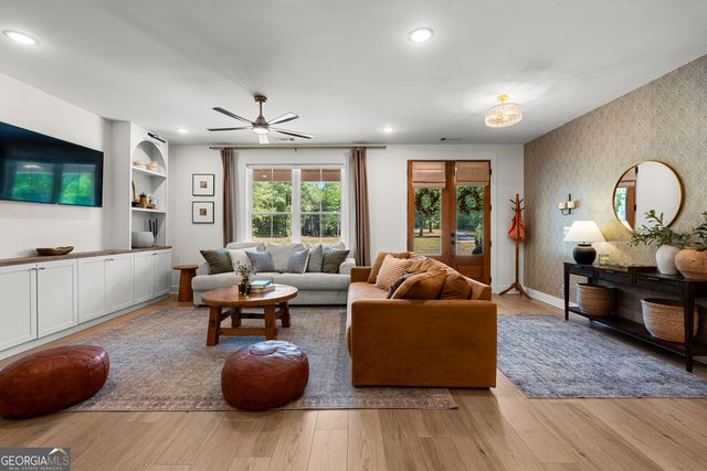 425 Dean Road, Barnesville, GA 30204