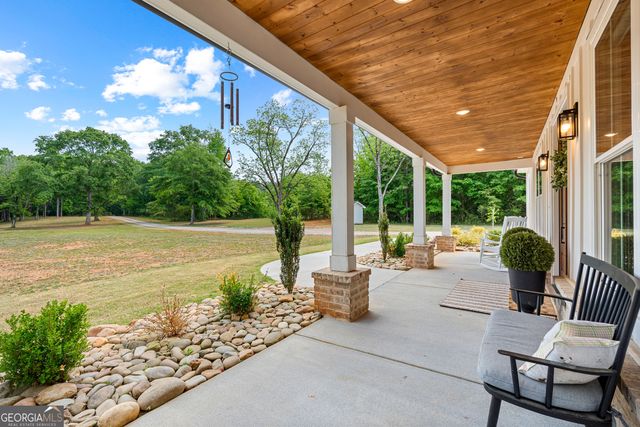 425 Dean Road, Barnesville, GA 30204