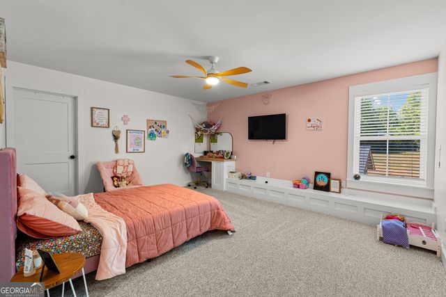 425 Dean Road, Barnesville, GA 30204