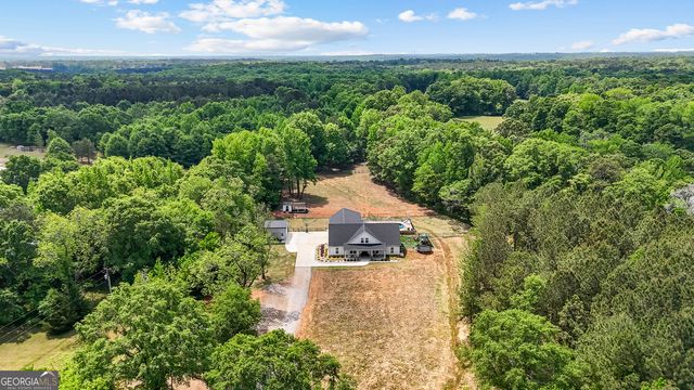 425 Dean Road, Barnesville, GA 30204