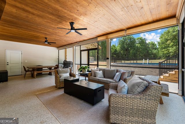 425 Dean Road, Barnesville, GA 30204
