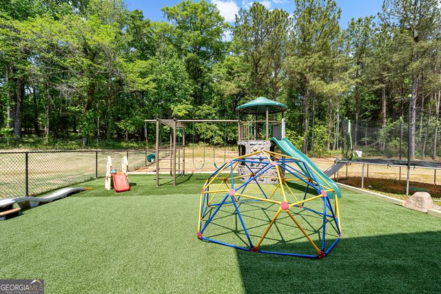 425 Dean Road, Barnesville, GA 30204