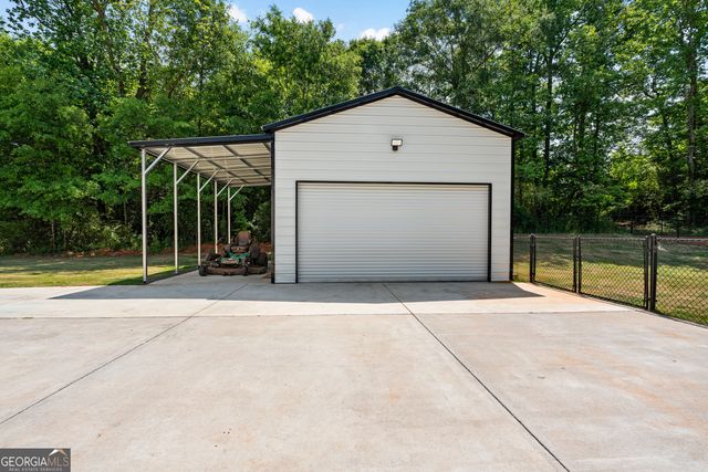 425 Dean Road, Barnesville, GA 30204
