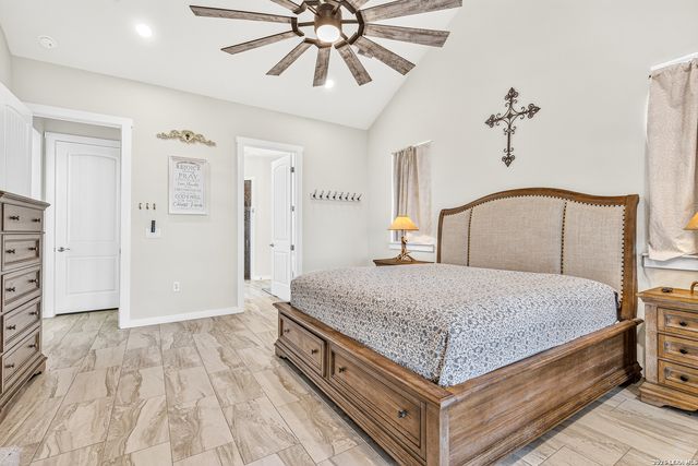 348 WHITE OAK DR, Canyon Lake, TX 78133
