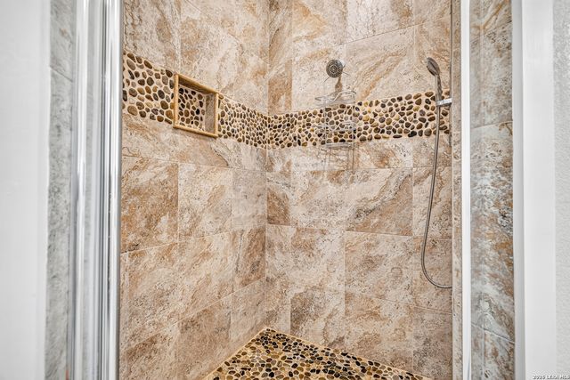 348 WHITE OAK DR, Canyon Lake, TX 78133