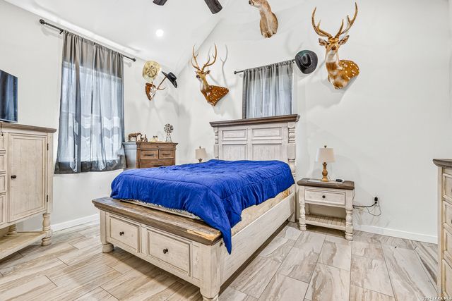 348 WHITE OAK DR, Canyon Lake, TX 78133