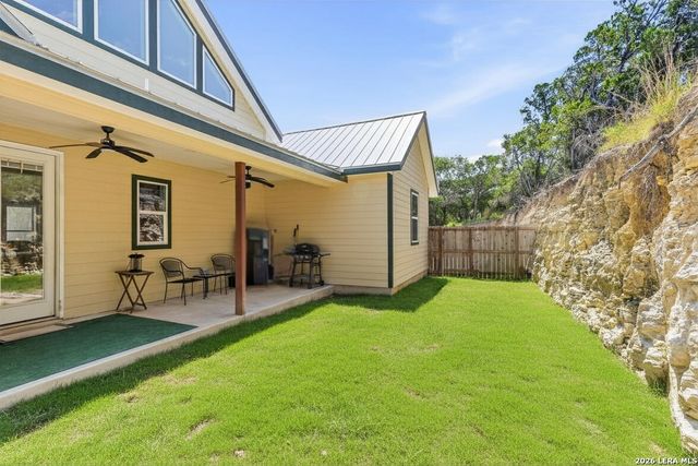 348 WHITE OAK DR, Canyon Lake, TX 78133
